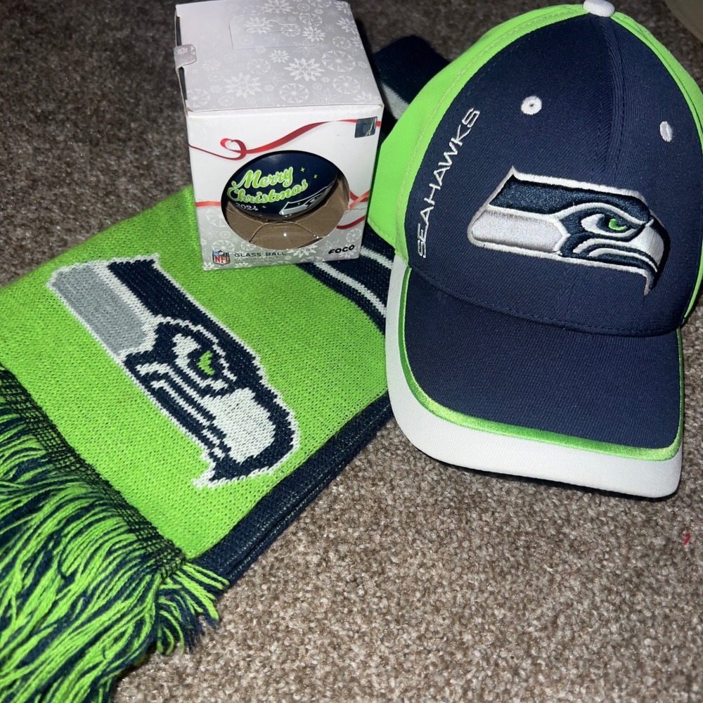 NFL Seahawks Hat Scarf Ornament Football‎ Fan Gift Set OSFA